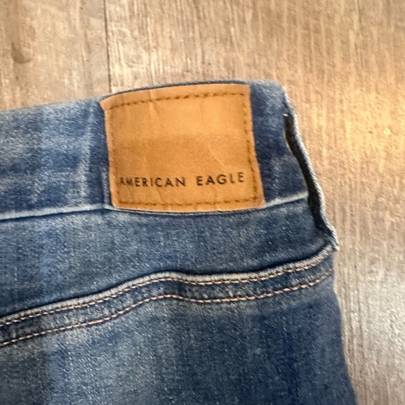 American Eagle Outfitters Women's Distressed Blue Jean Shorts button fly - Picture 8 of 8